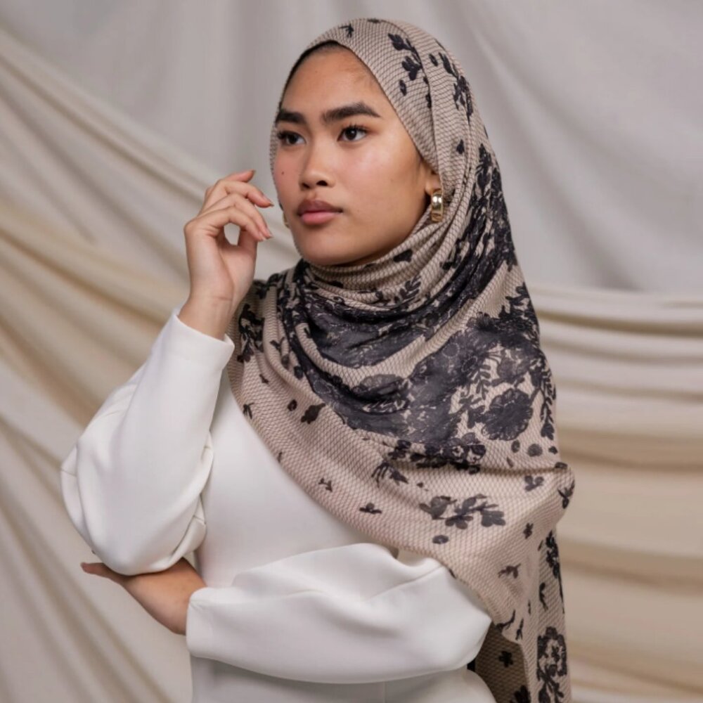 Vela Scarves Chantilly Lace